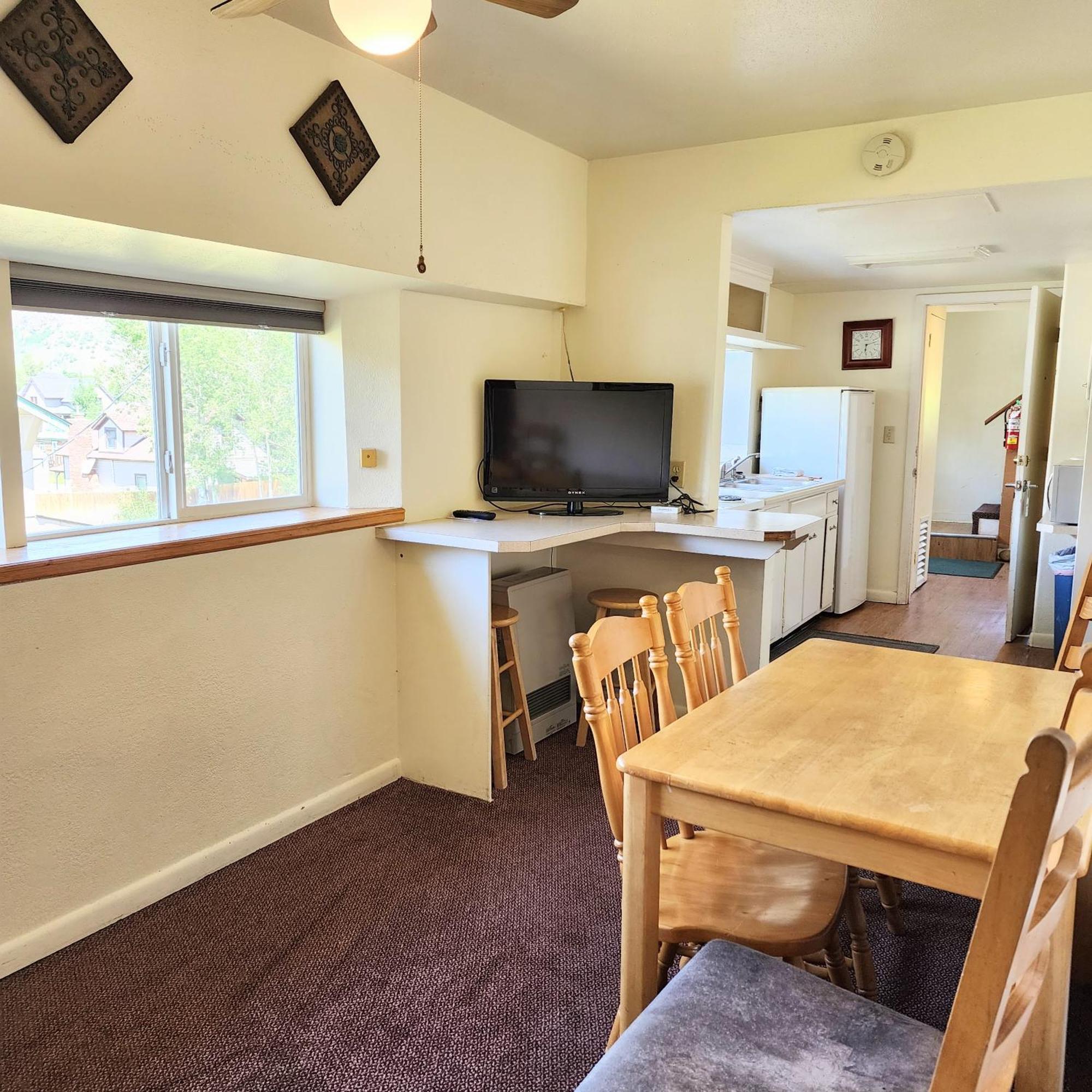 Canyon Motel Near Rocky Mountain National Park Хот-Салфер-Спрингс Экстерьер фото