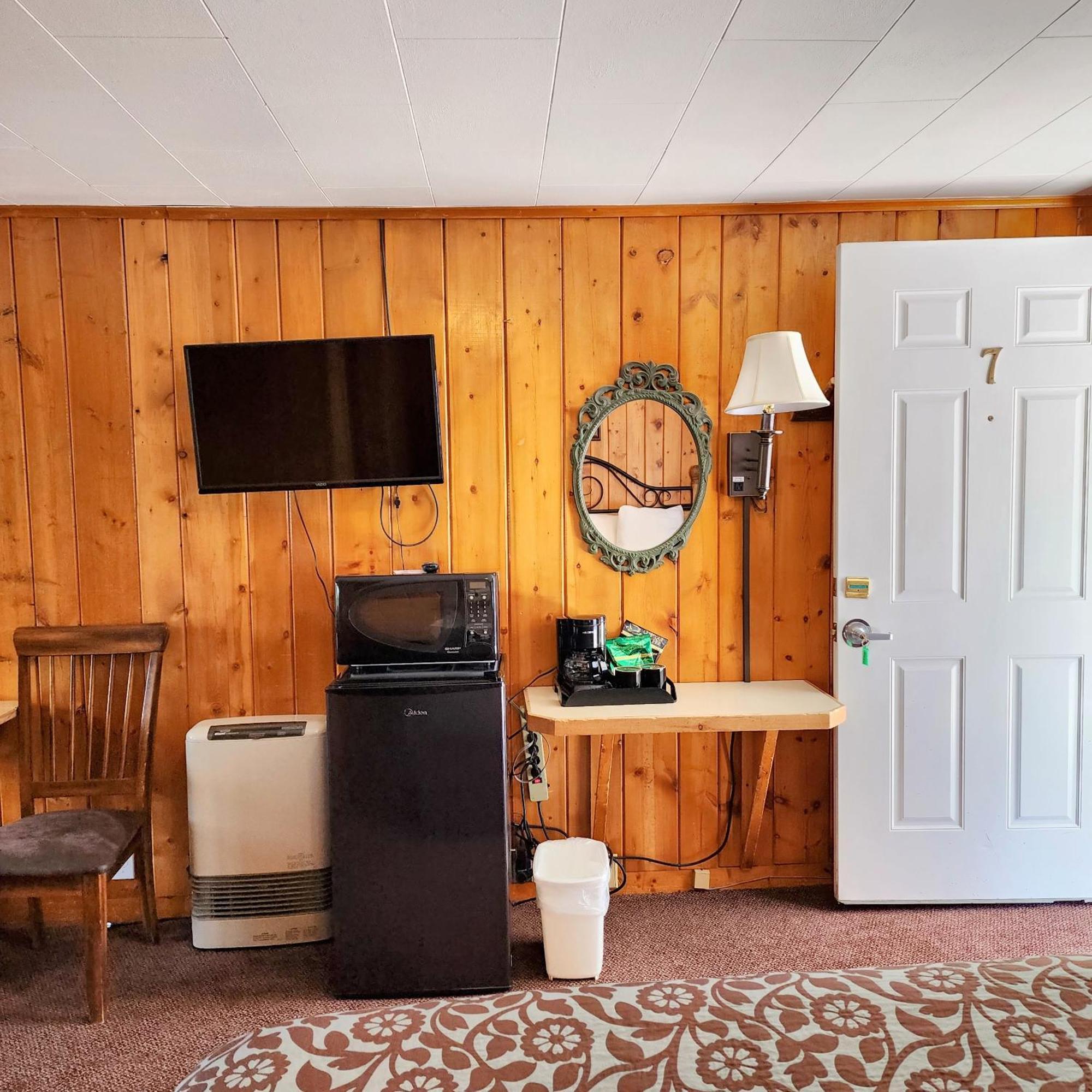 Canyon Motel Near Rocky Mountain National Park Хот-Салфер-Спрингс Экстерьер фото