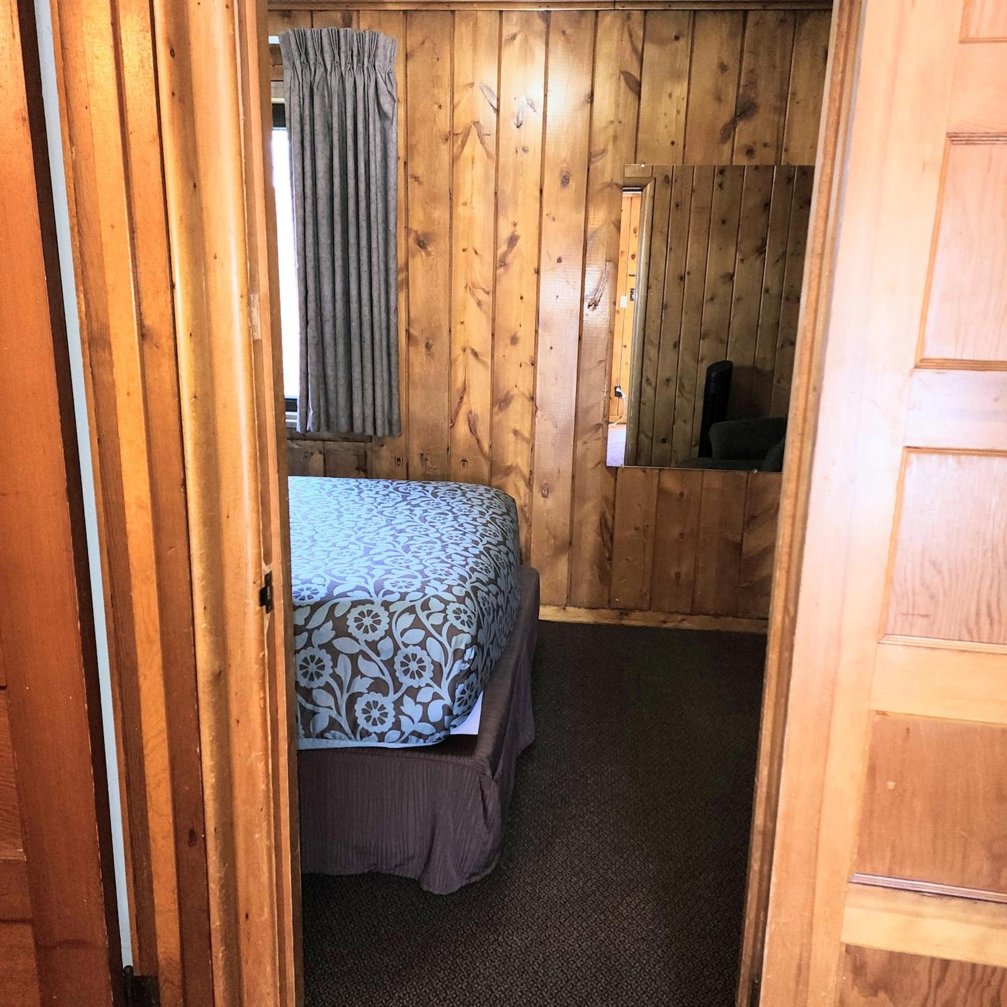 Canyon Motel Near Rocky Mountain National Park Хот-Салфер-Спрингс Экстерьер фото
