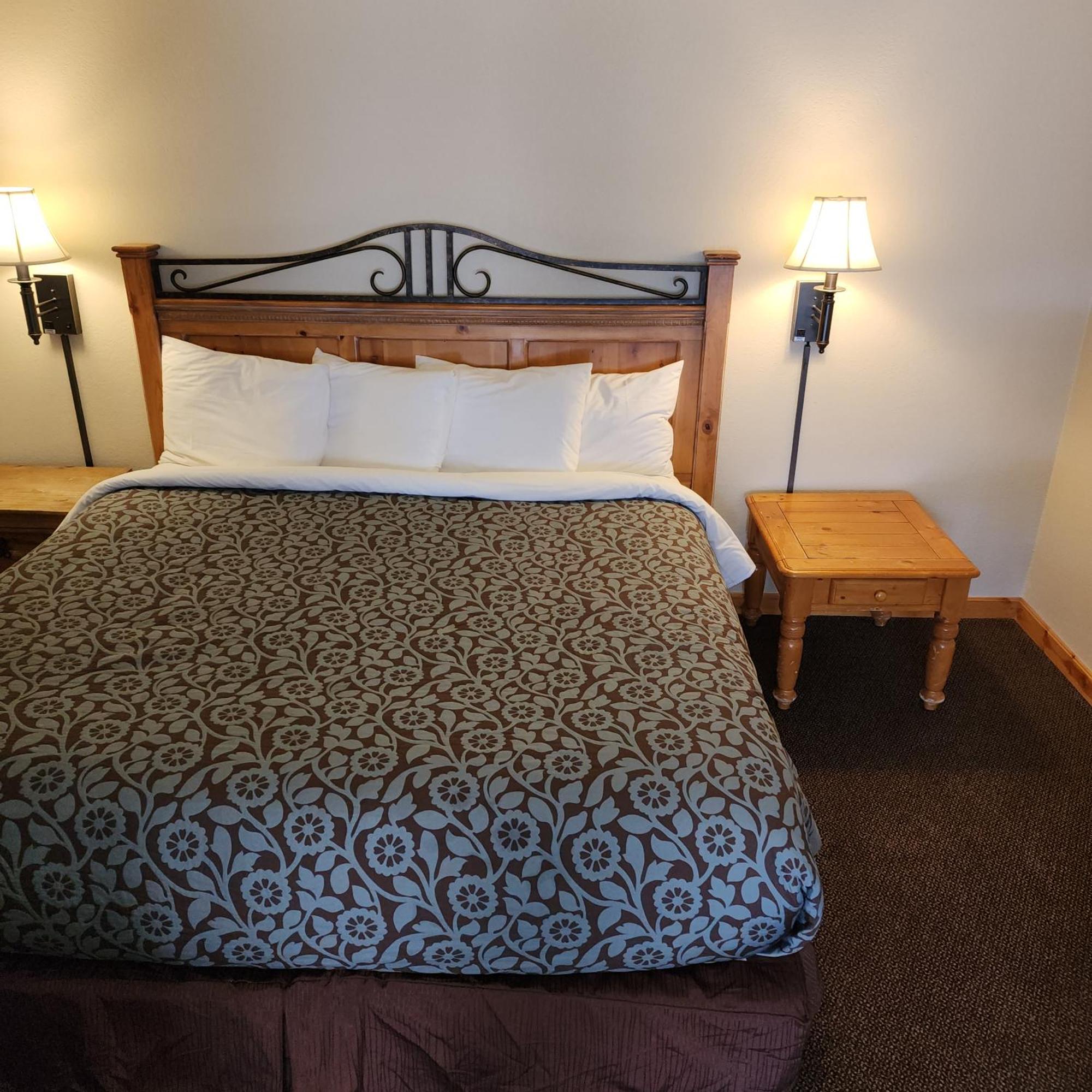 Canyon Motel Near Rocky Mountain National Park Хот-Салфер-Спрингс Экстерьер фото