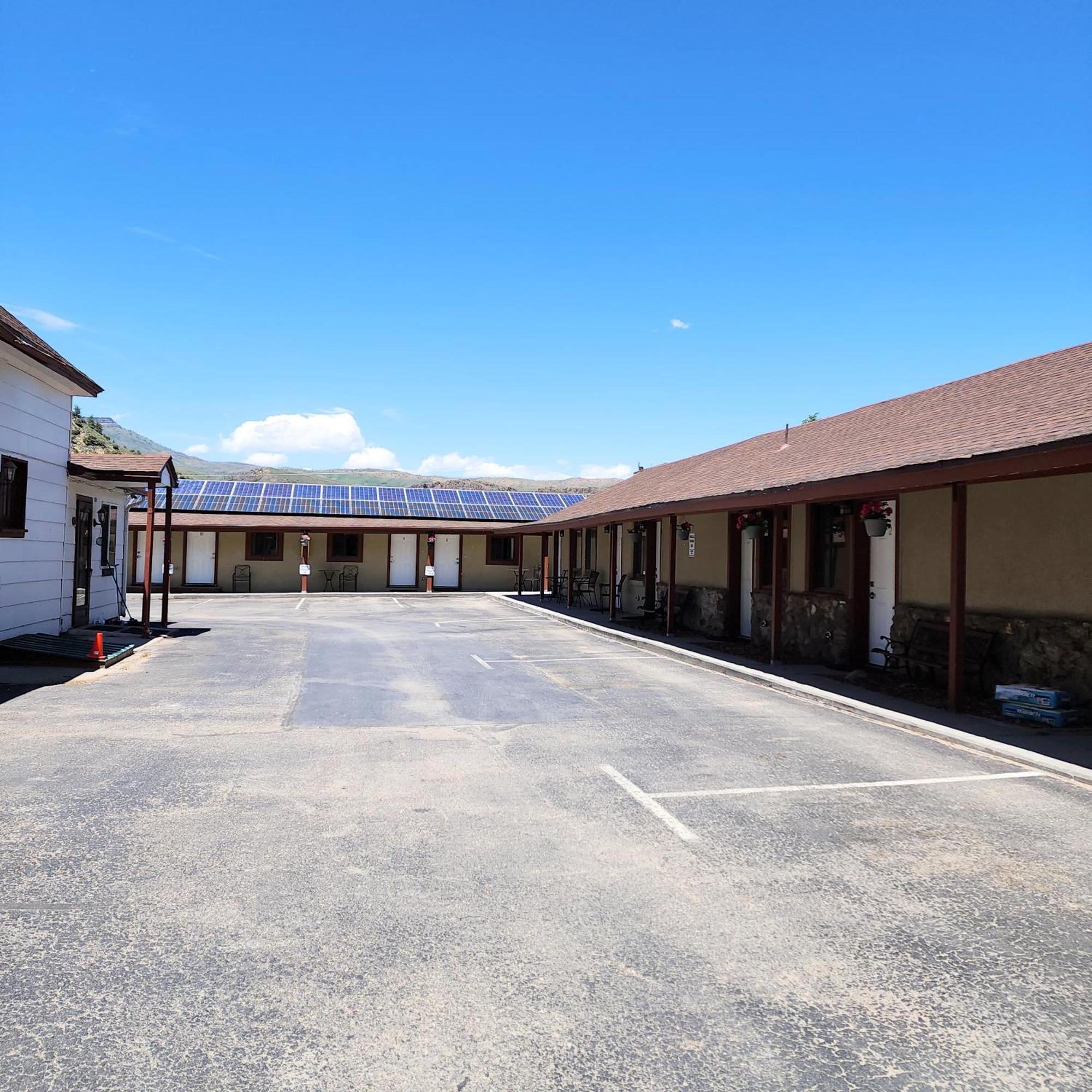 Canyon Motel Near Rocky Mountain National Park Хот-Салфер-Спрингс Экстерьер фото