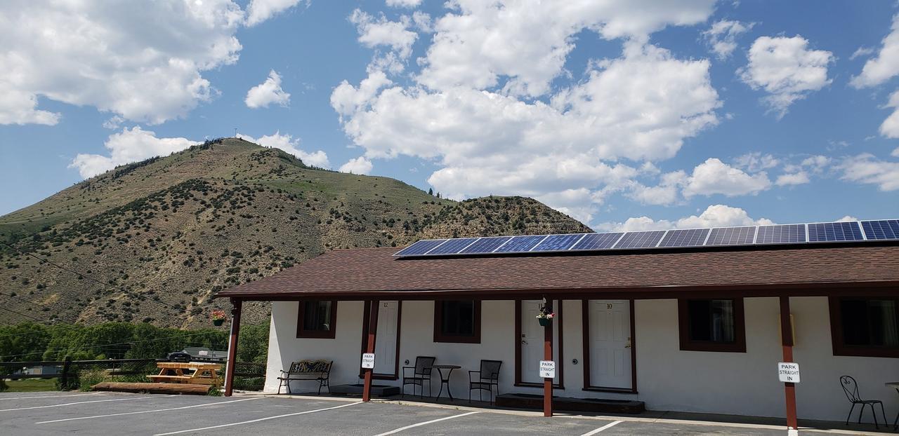 Canyon Motel Near Rocky Mountain National Park Хот-Салфер-Спрингс Экстерьер фото