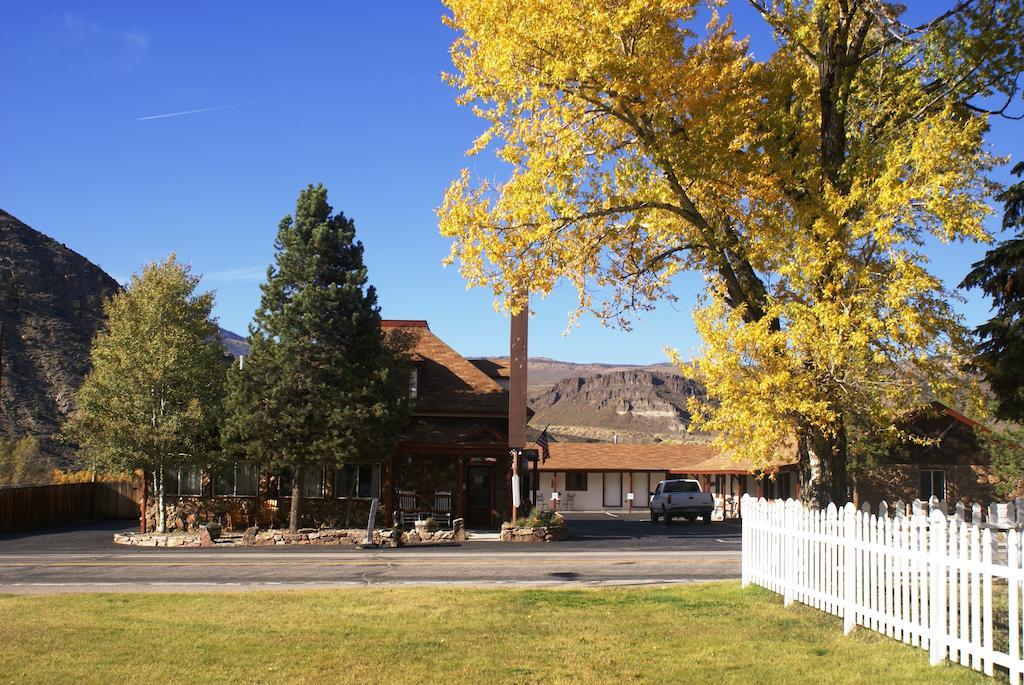 Canyon Motel Near Rocky Mountain National Park Хот-Салфер-Спрингс Экстерьер фото